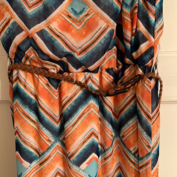 Multi color/pattern dress with slip and belt - Picture 4 of 7